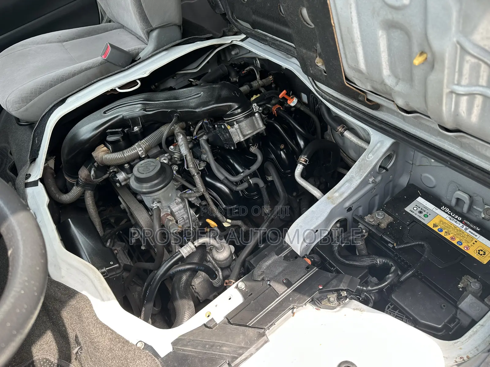 Toyota HiAce 2012 White