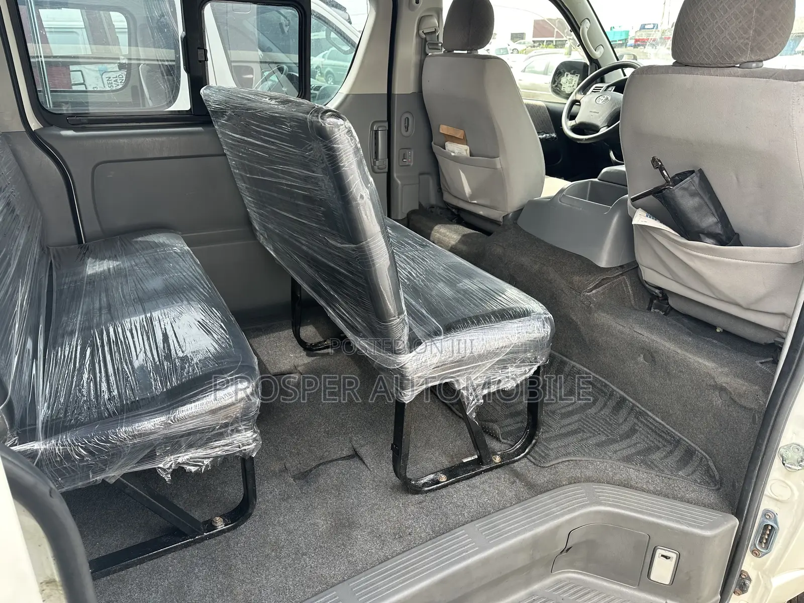 Toyota HiAce 2012 White