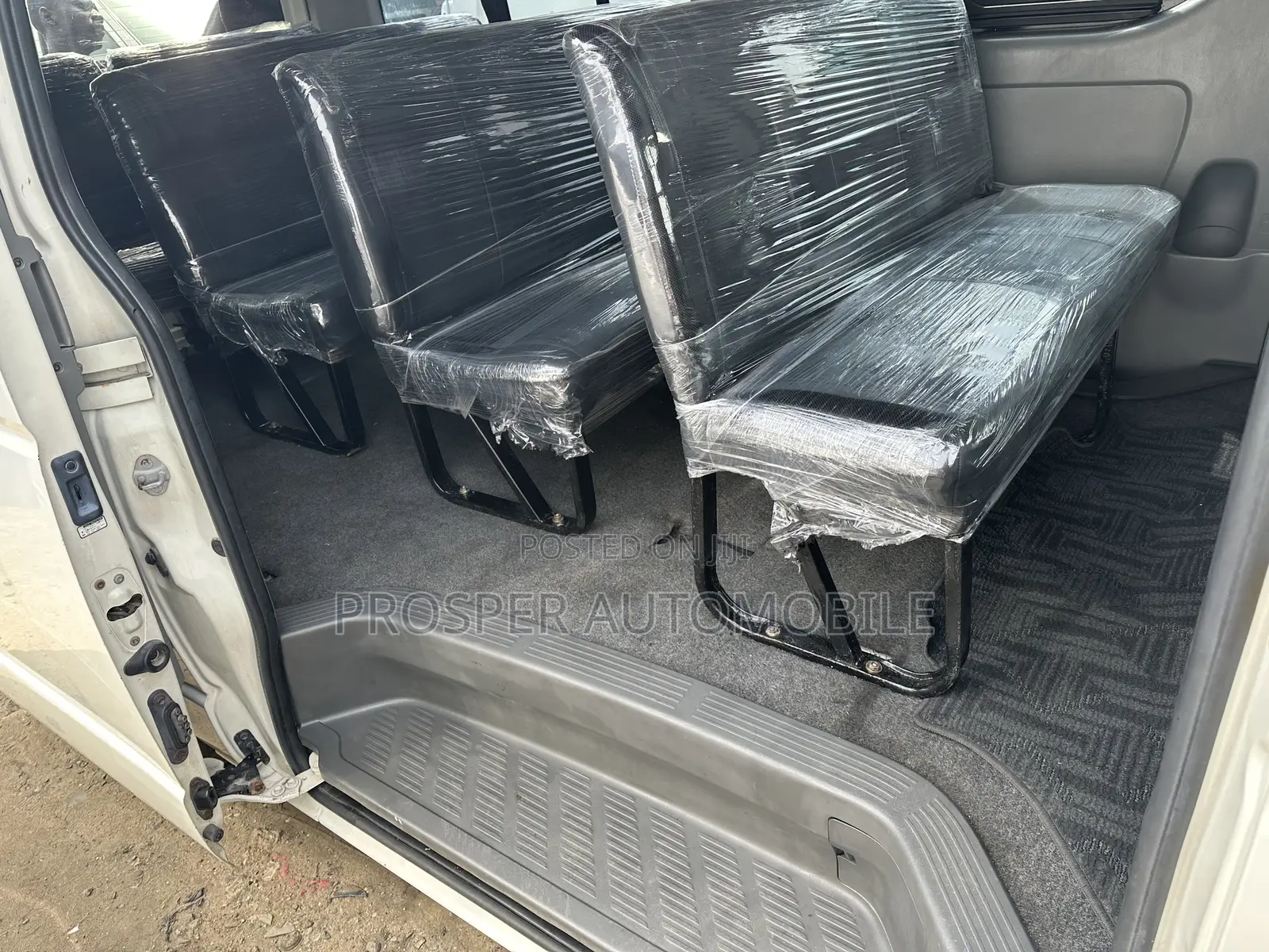 Toyota HiAce 2012 White