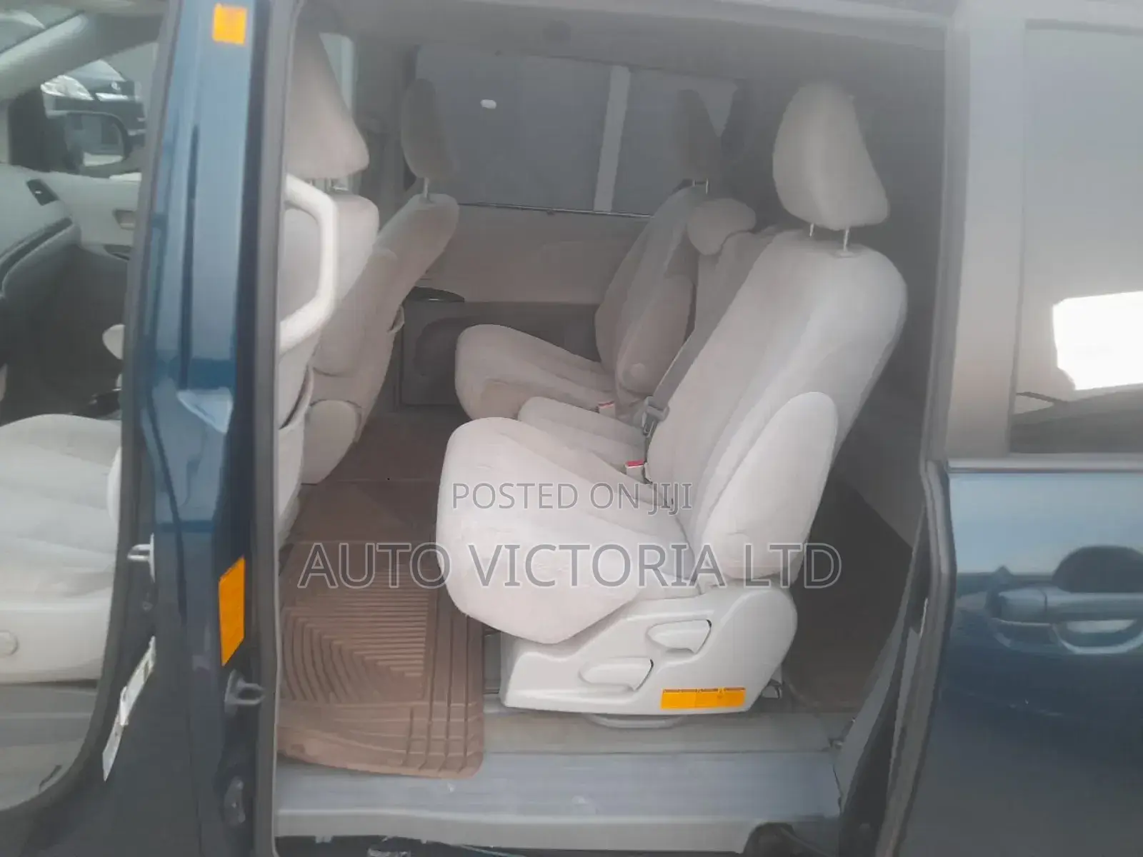 Toyota Sienna 2011 Blue