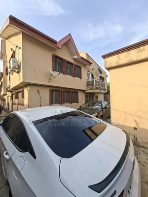 3bdrm Block of Flats in Ago Palace for sale