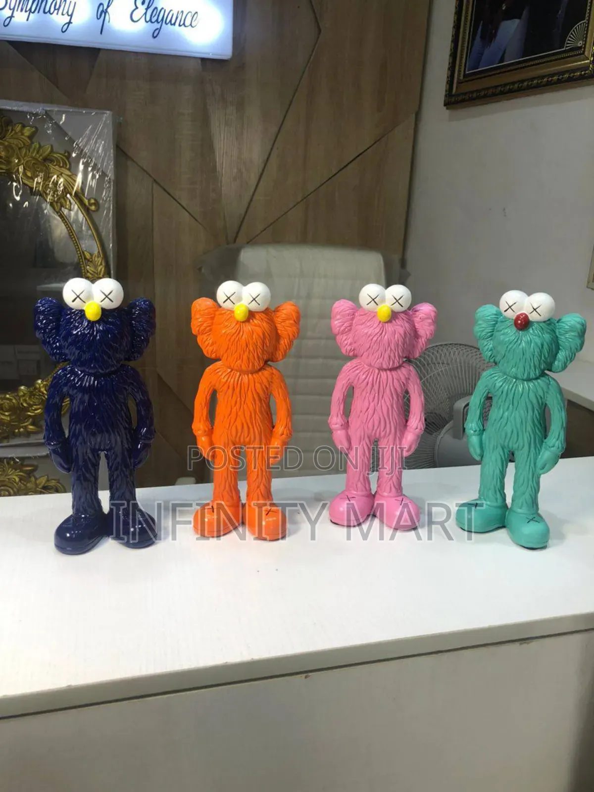 Colours Standing Kaws