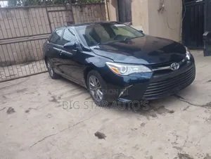 Toyota Camry SE 4dr Sedan (2.5L 4cyl 6A) 2017 Blue
