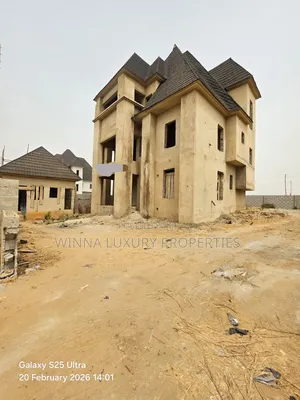 5bdrm Duplex in Dakwo Districts for sale