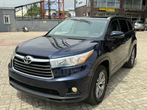 Toyota Highlander XLE 4dr SUV (3.5L 6cyl 6A) 2015