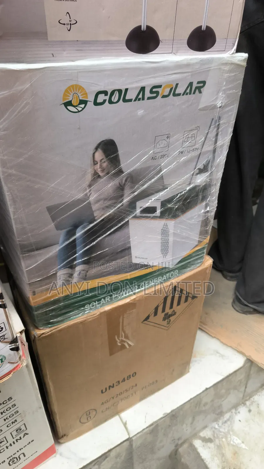 2kwh (2000wh) Cola Solar Generator