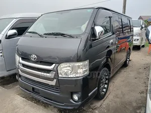 Toyota HiAce 2013 Black
