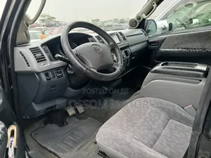 Toyota HiAce 2013 Black