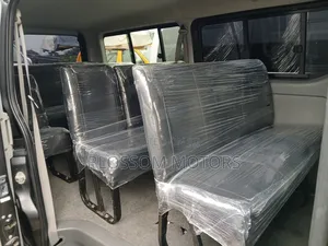 Toyota HiAce 2013 Black