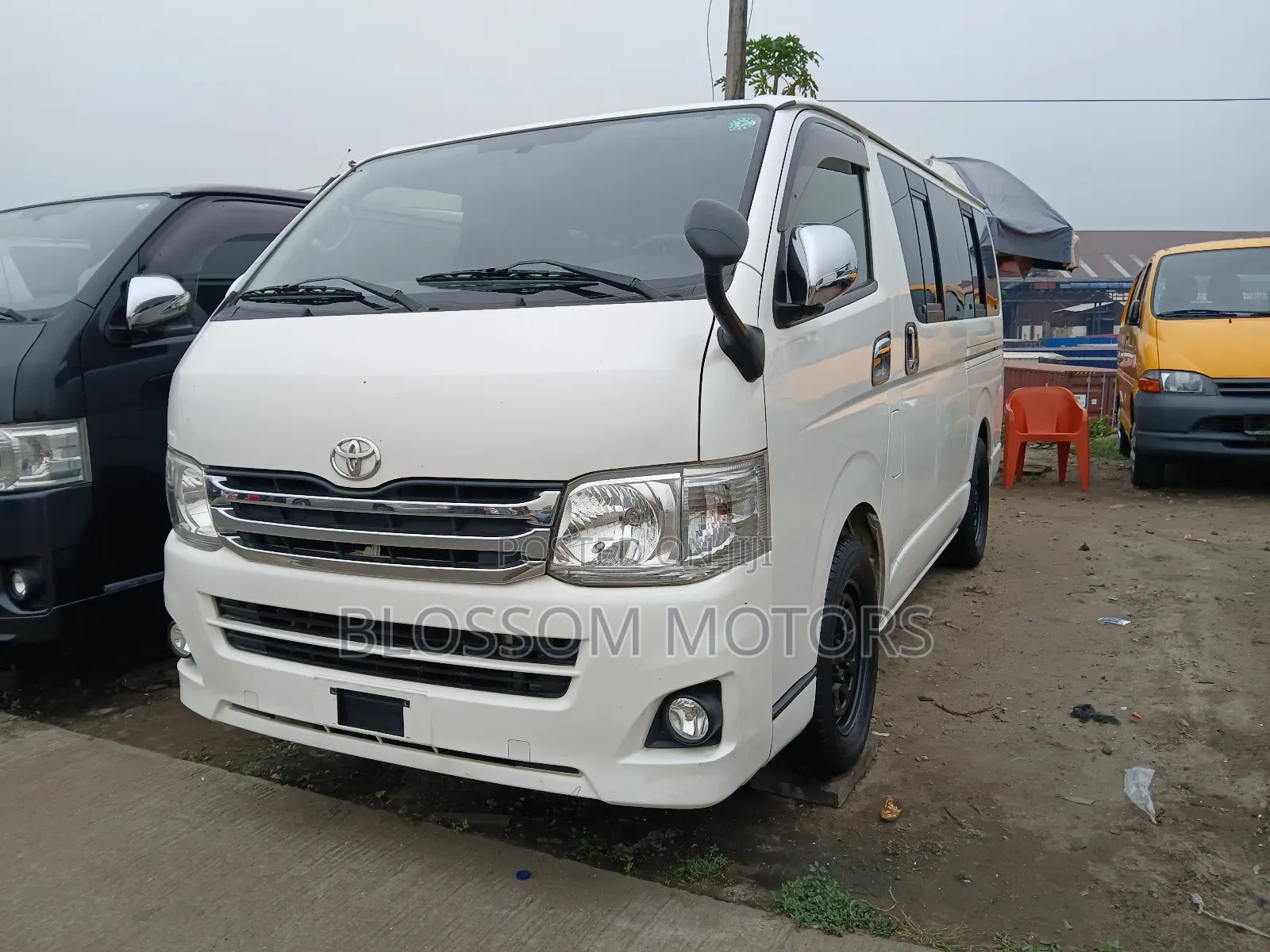 Toyota HiAce 2012 White