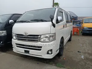 Toyota HiAce 2012 White