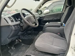 Toyota HiAce 2012 White