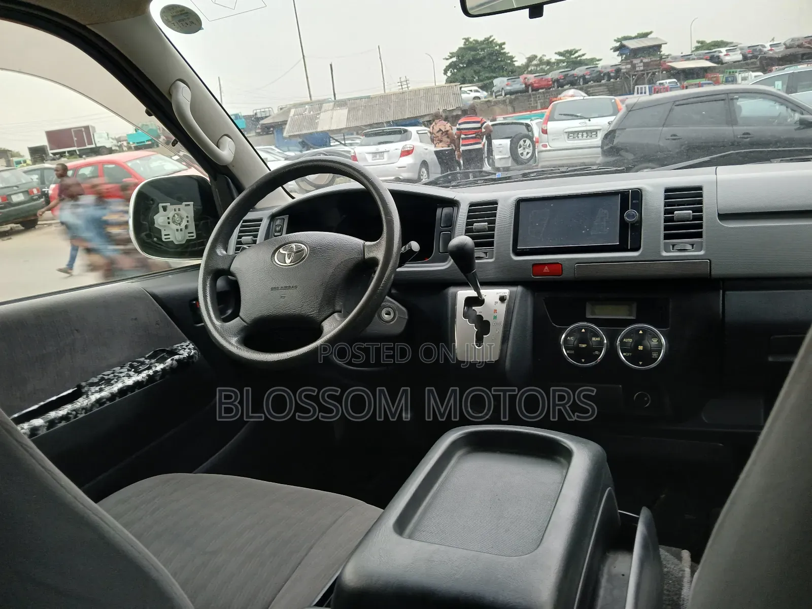 Toyota HiAce 2012 White