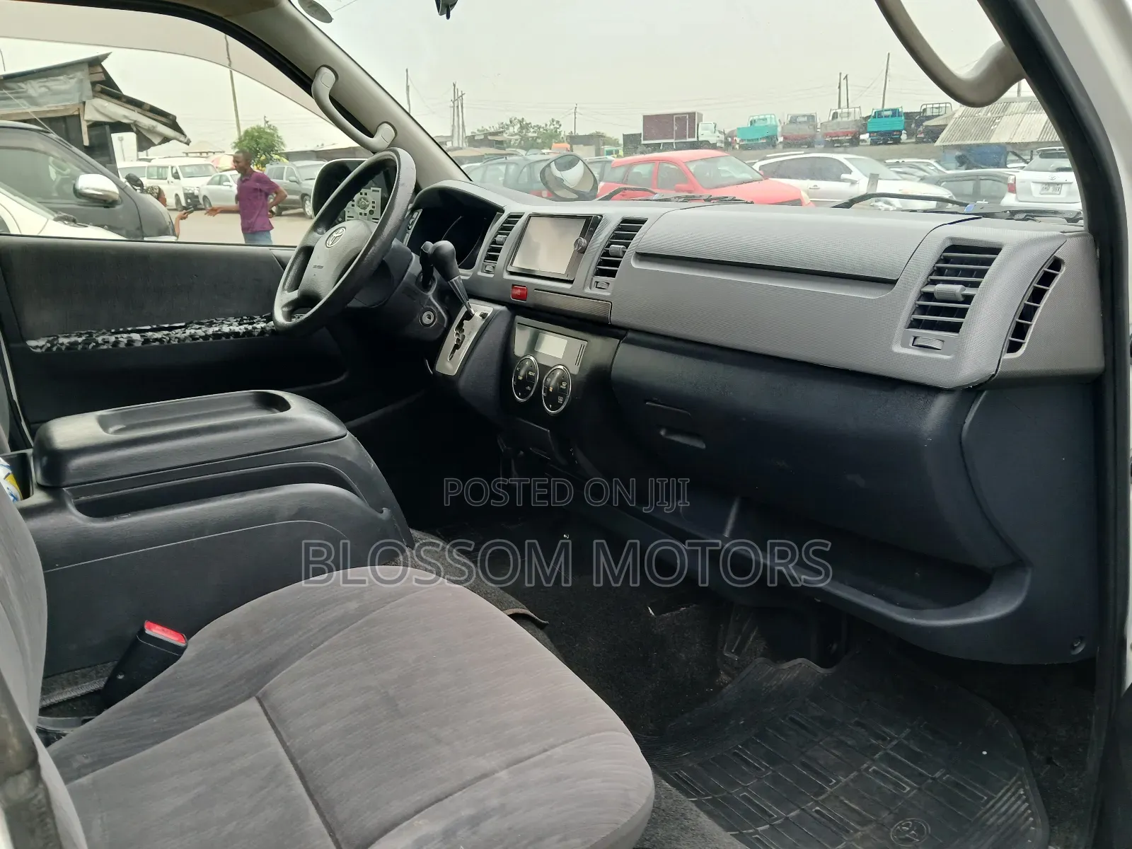 Toyota HiAce 2012 White
