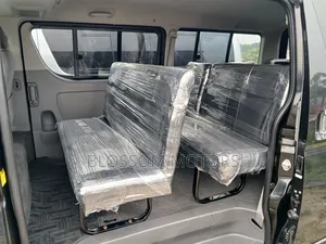 Toyota HiAce 2013 Black