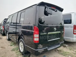 Toyota HiAce 2013 Black