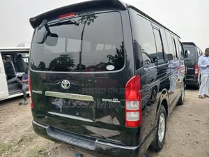 Toyota HiAce 2013 Black