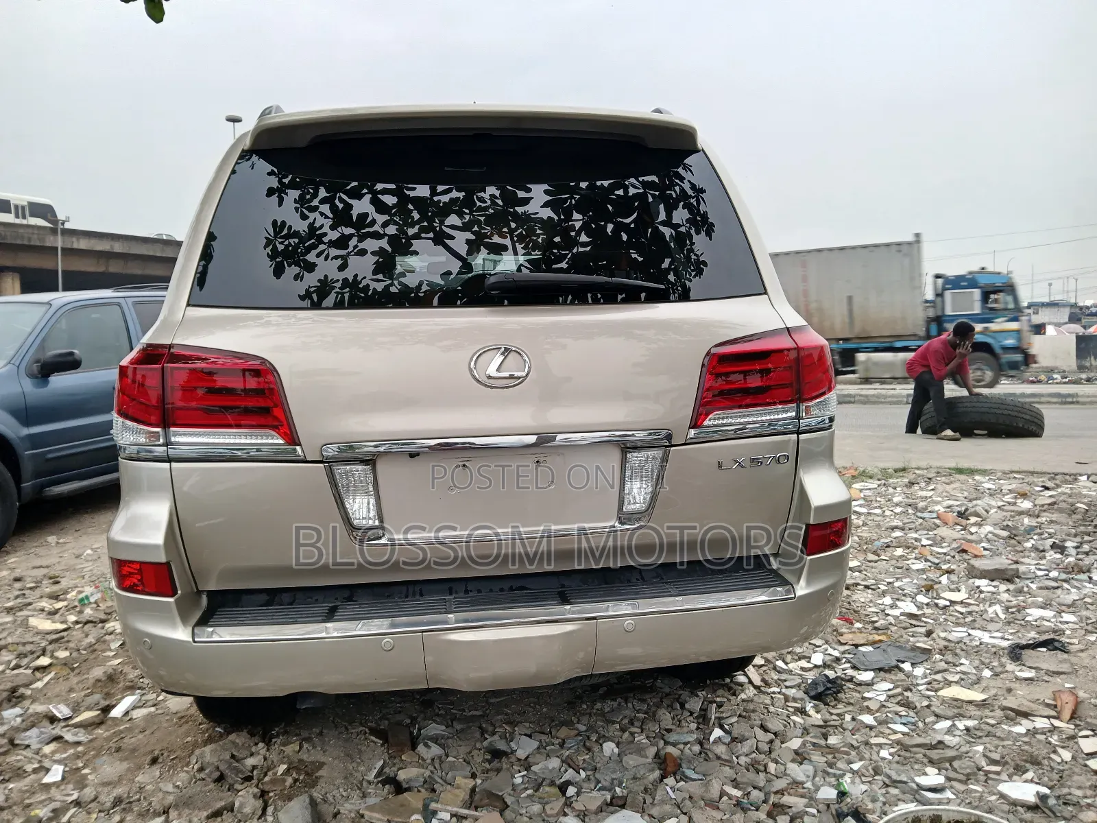 Lexus LX 570 AWD 2014 Gold