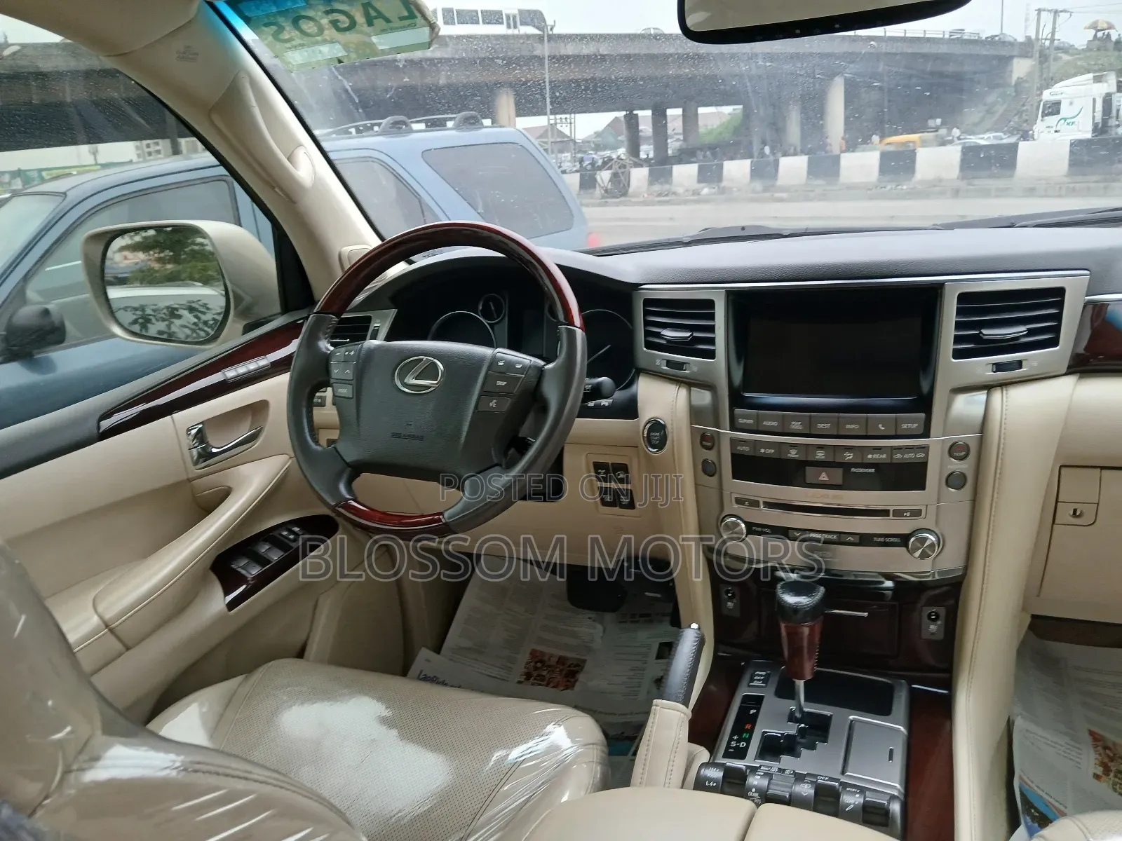 Lexus LX 570 AWD 2014 Gold