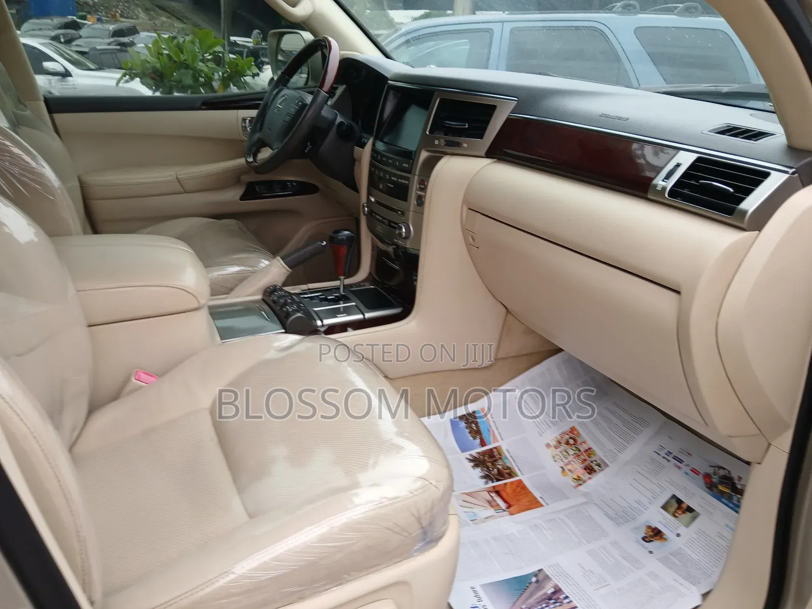 Lexus LX 570 AWD 2014 Gold