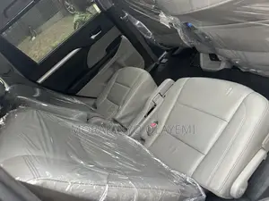 Toyota Highlander XLE V6 4x4 (3.5L 6cyl 6A) 2016 Gray