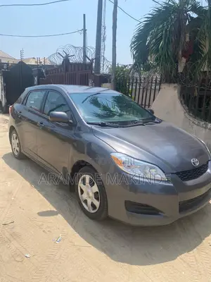 Toyota Matrix S Hatchback FWD (2.4L 4cyl 5A) 2010 Gray