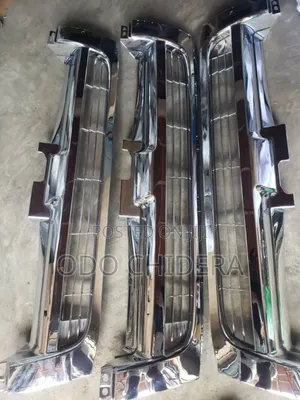 Front Grill Hiace 2005