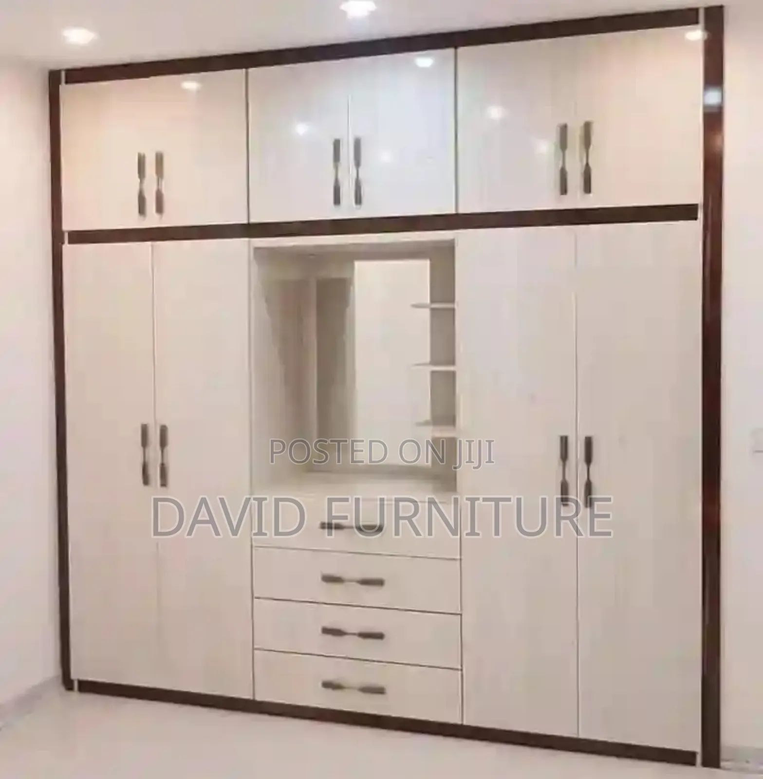 Inbuilt Wardrobe