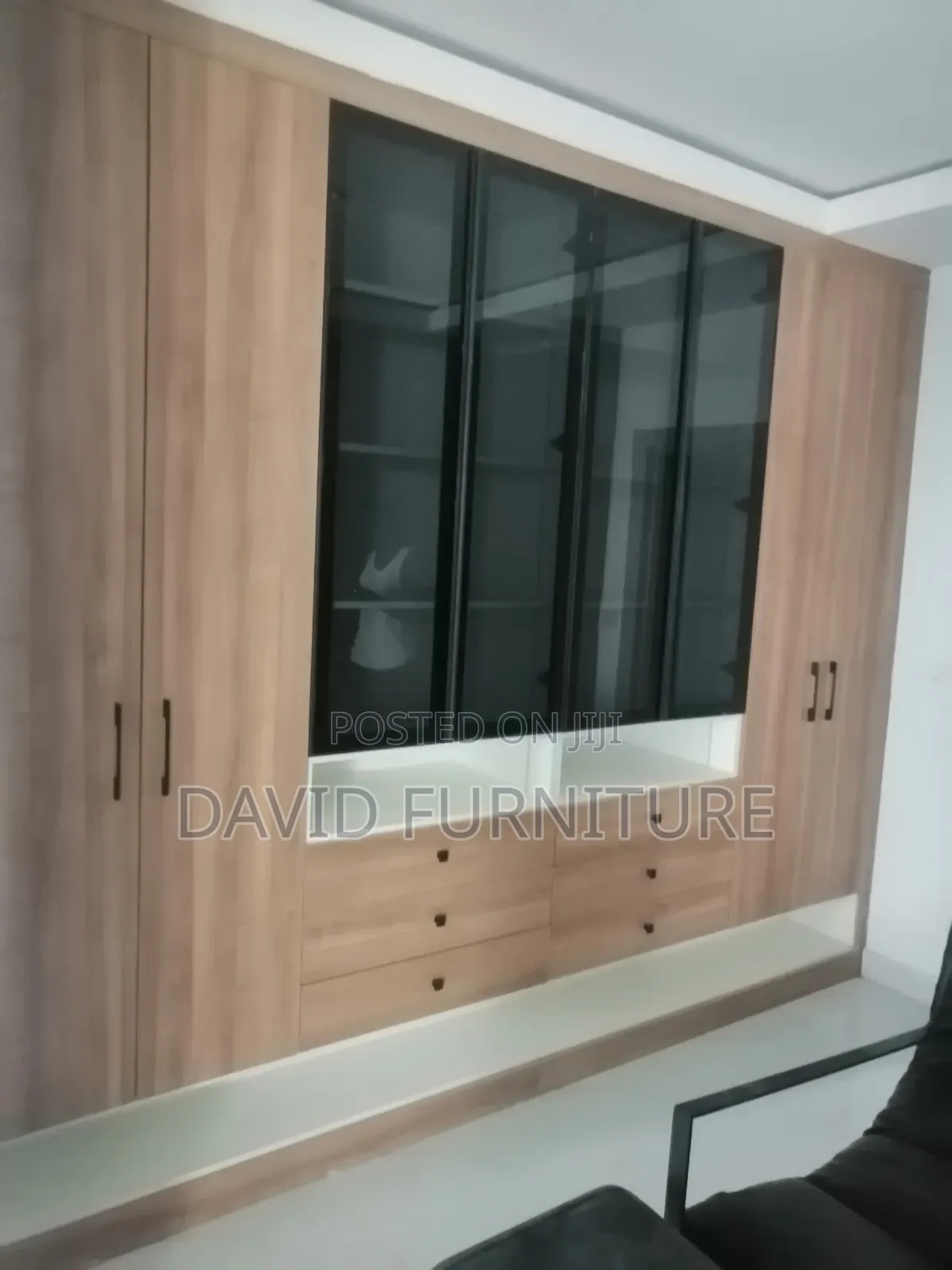 Inbuilt Wardrobe
