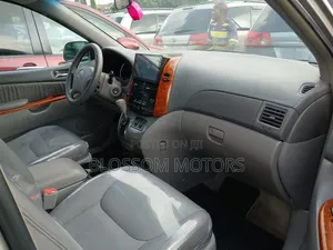 Toyota Sienna XLE Limited AWD 2006 Silver