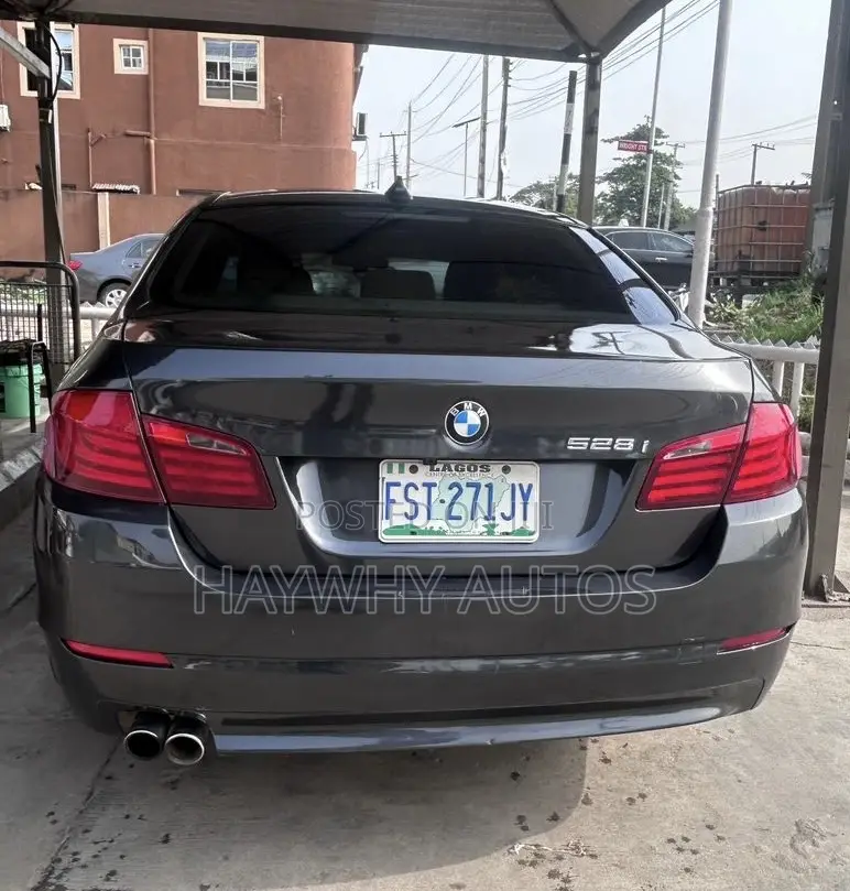 BMW 528i 2012 Black