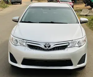 Toyota Camry LE 4dr Sedan (2.5L 4cyl 6A) 2014 Silver