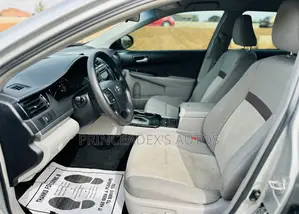 Toyota Camry LE 4dr Sedan (2.5L 4cyl 6A) 2014 Silver
