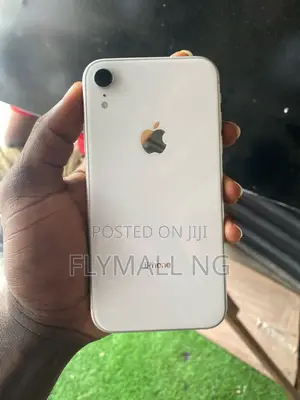 Apple iPhone XR 128 GB White