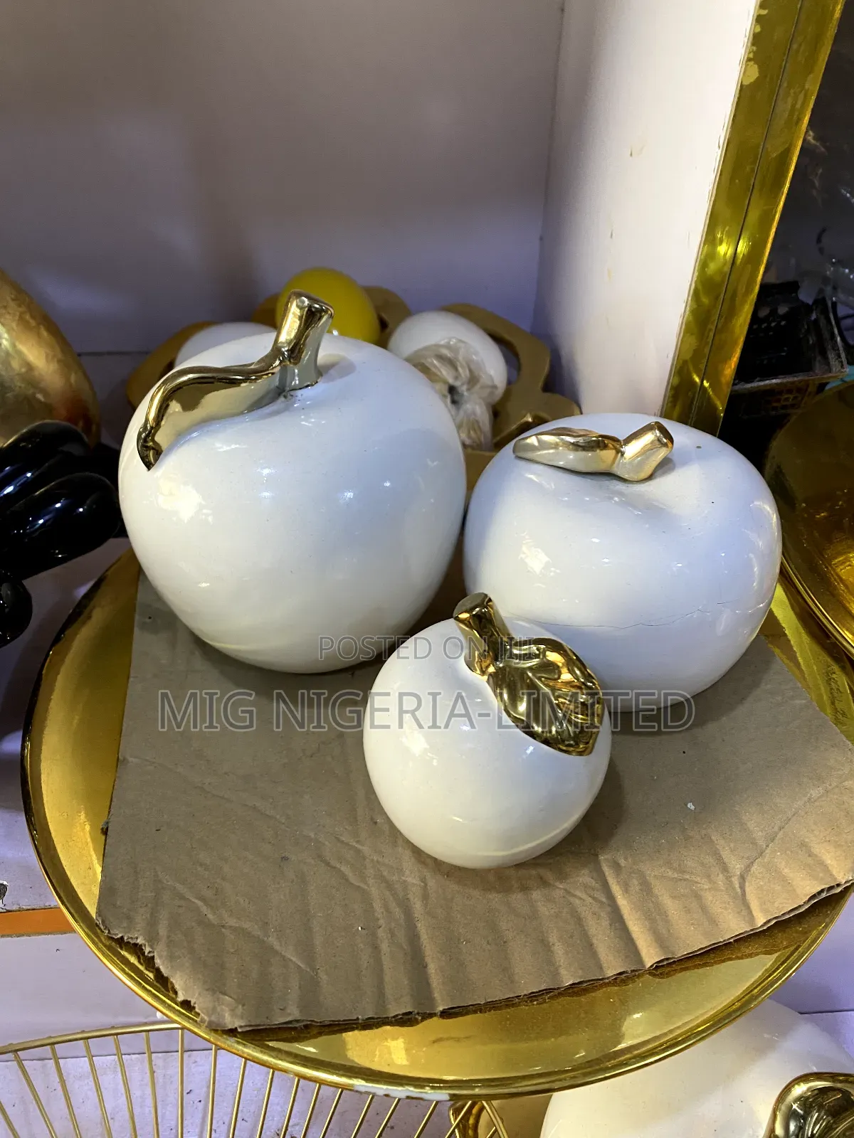 Wire Fruit Basket With Three Ball Double Padded Centre Table Decor
