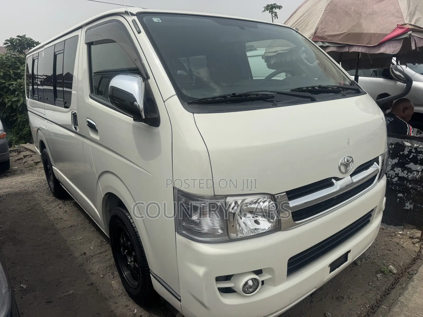 Toyota HiAce 2012 White