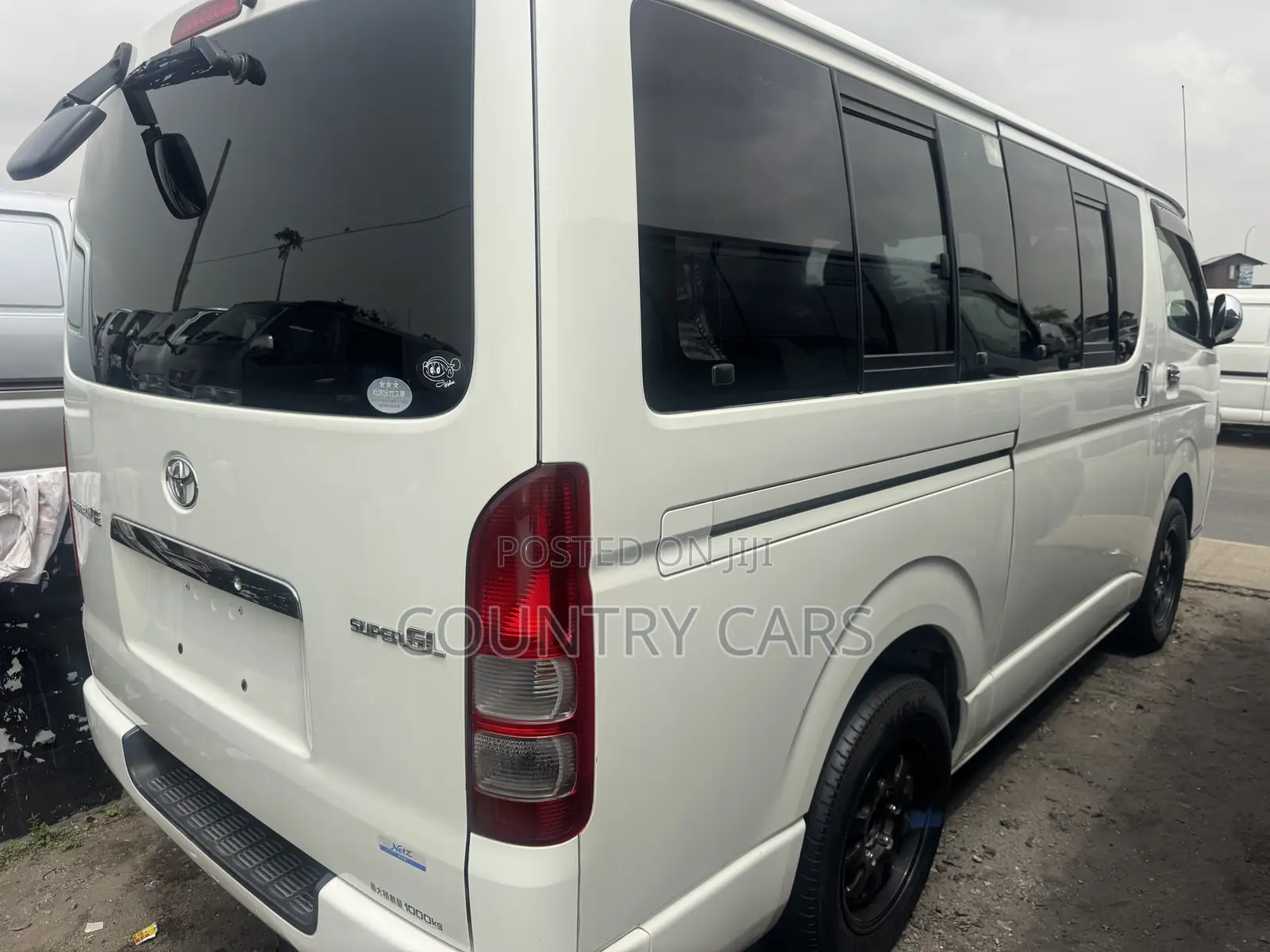 Toyota HiAce 2012 White