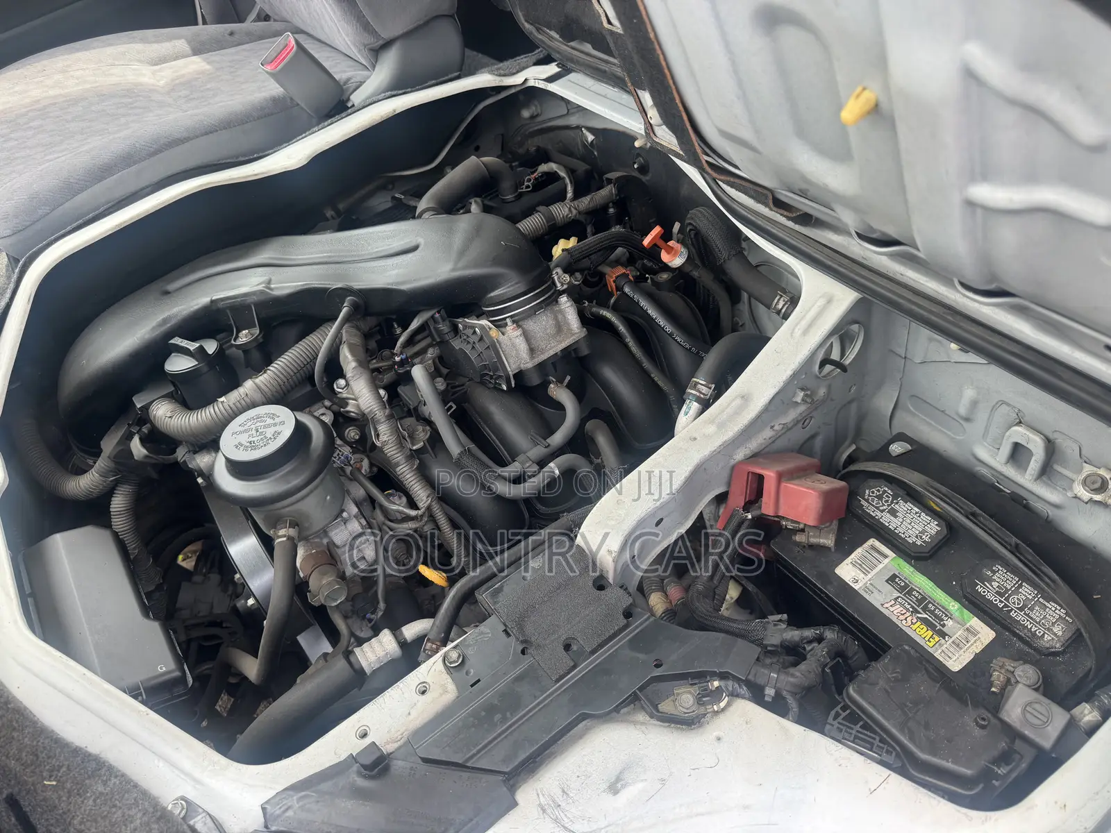 Toyota HiAce 2012 White