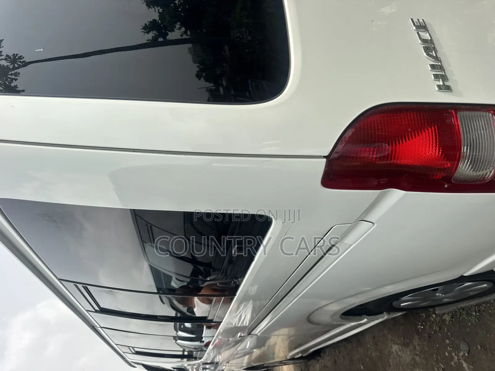 Toyota HiAce 2013 White