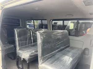 Toyota HiAce 2013 White