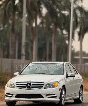 Mercedes-Benz C300 Luxury Sedan RWD (3.0L 6cyl 7A) 2011 White