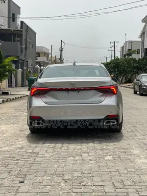 Toyota Avalon Limited FWD Sedan (3.5L V6 8A) 2019 Silver