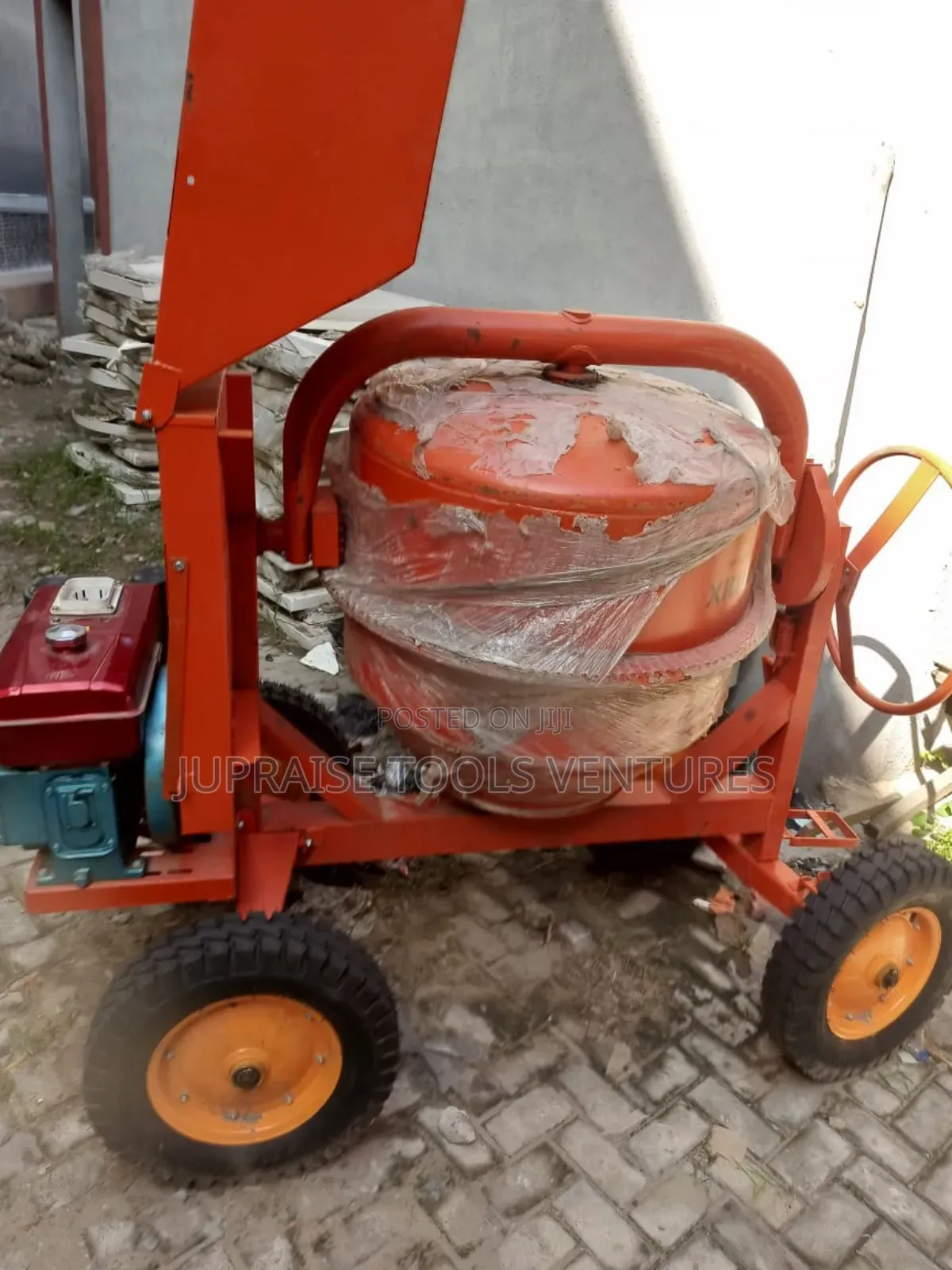 Self Loader Concrete Mixer