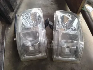 Head Lamp Hiace 2005