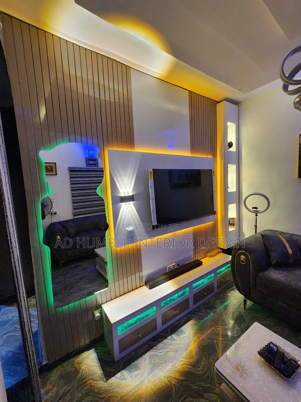 Console With Baby Mirror