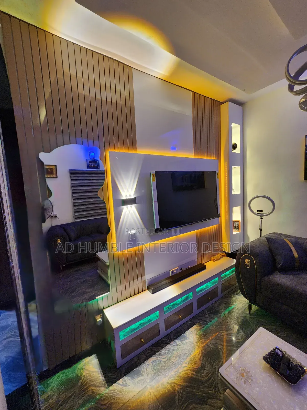Console With Baby Mirror