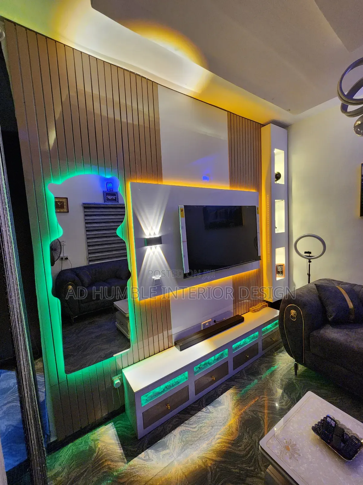 Console With Baby Mirror