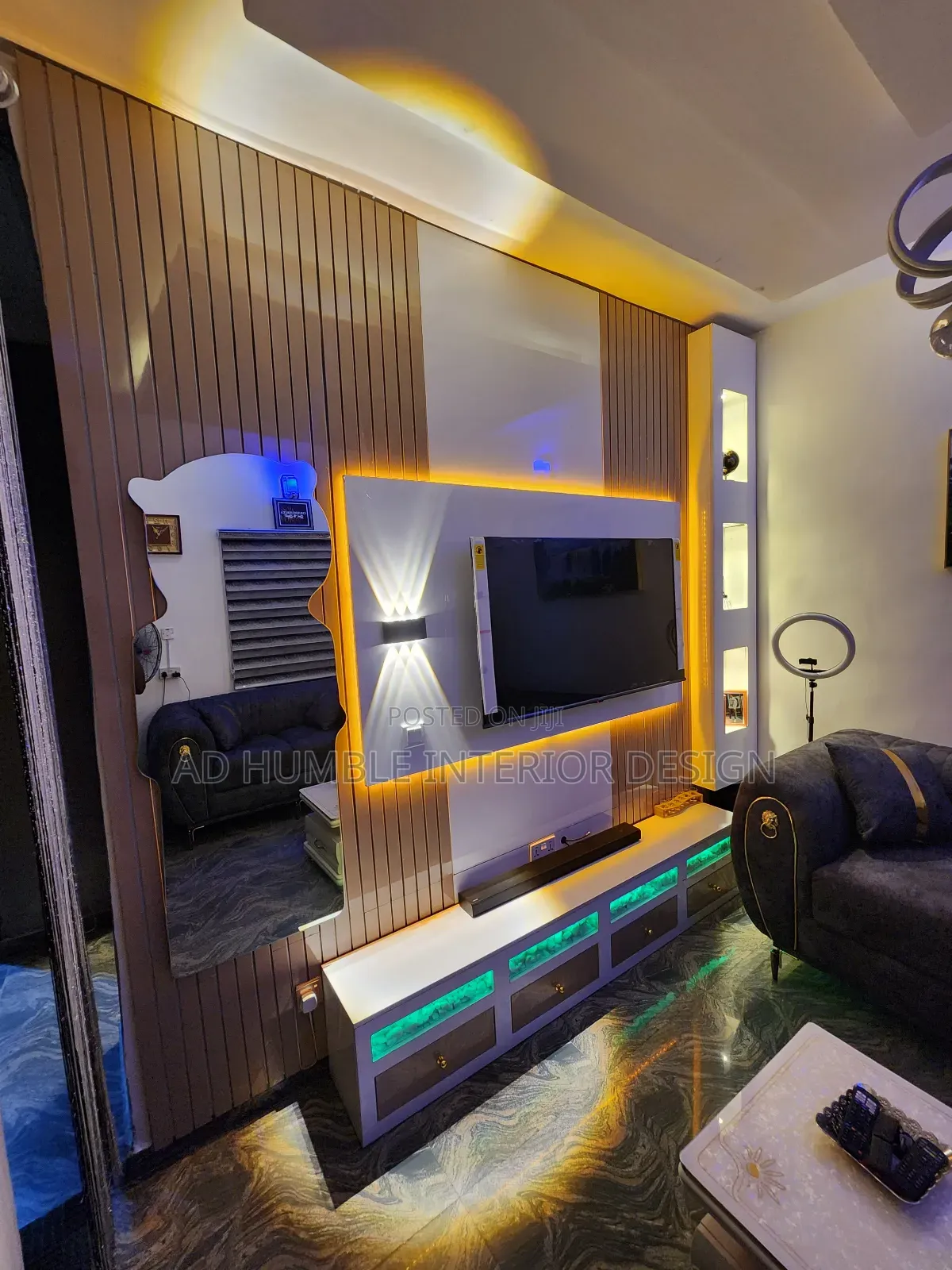 Console With Baby Mirror