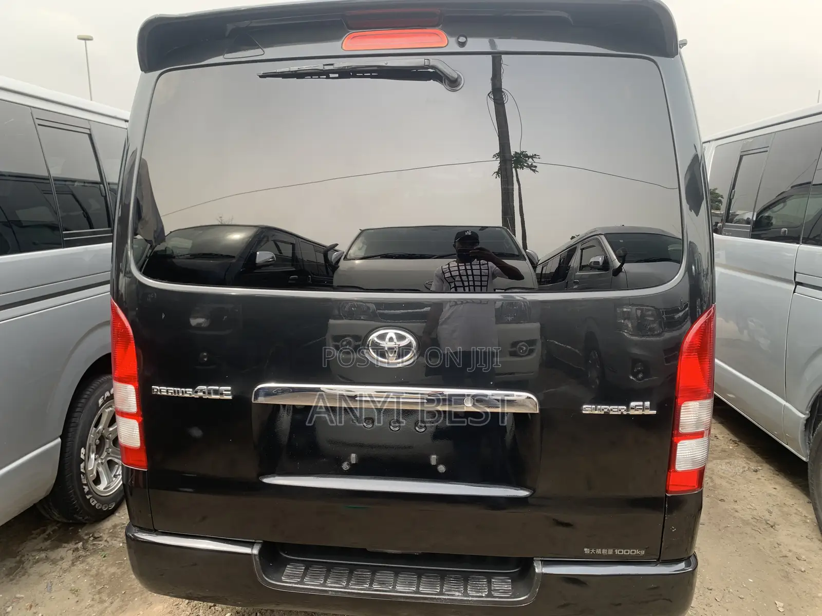Toyota HiAce 2009 Black