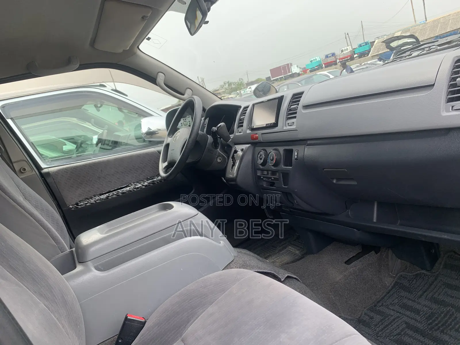 Toyota HiAce 2009 Black